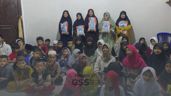 Distribusi Beras Untuk Santri Rumah Tahfiz Ulul Albab