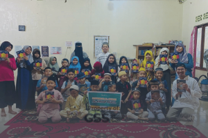 Momen Buka Puasa Bersama serta Penyaluran Al-Quran dan Iqra di TPA Mambaul Hufaz